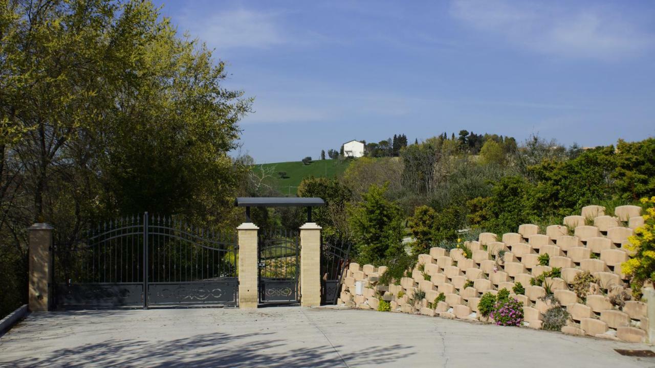 Morrovalle La Merlana Affittacamere מראה חיצוני תמונה